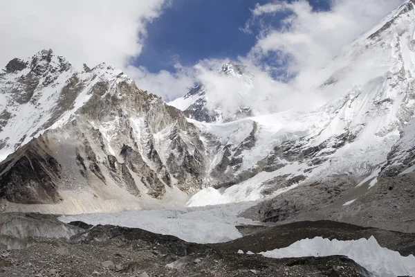 Changtse, Khumbutse і Еверест — стокове фото