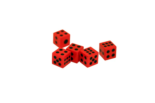 Пять красных кубиков — стоковое фото