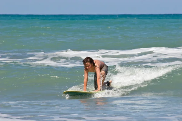 Nauczyć się surfować 01 — Zdjęcie stockowe