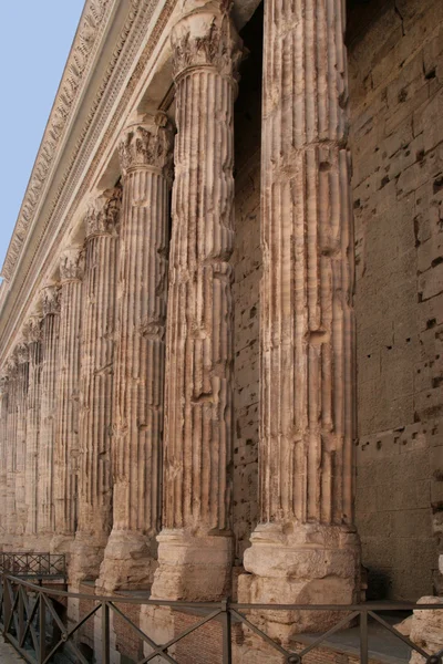İmparator Adrian Tapınağı — Stok fotoğraf
