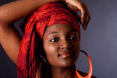 Afrikalı kadın ile headwrap