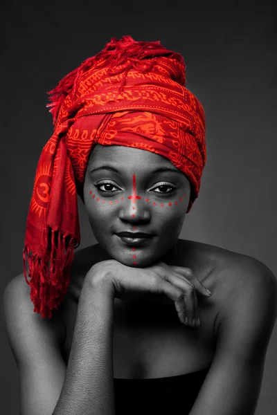 aşiret Afrikalı kadın ile headwrap
