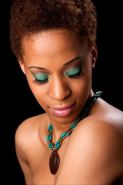 Gezicht van mooie Afrikaanse vrouw — Stockfoto