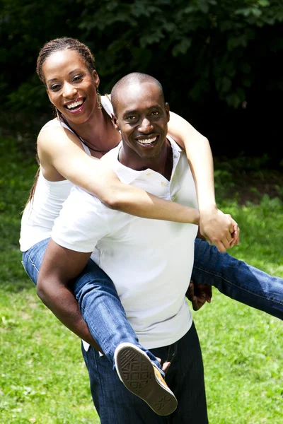 Boldog afrikai pár Jogdíjmentes Stock Fotók