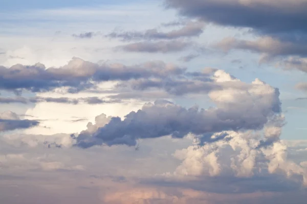Błękitne niebo i chmury — Zdjęcie stockowe