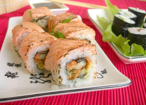Rouleaux, sushis . — Photo