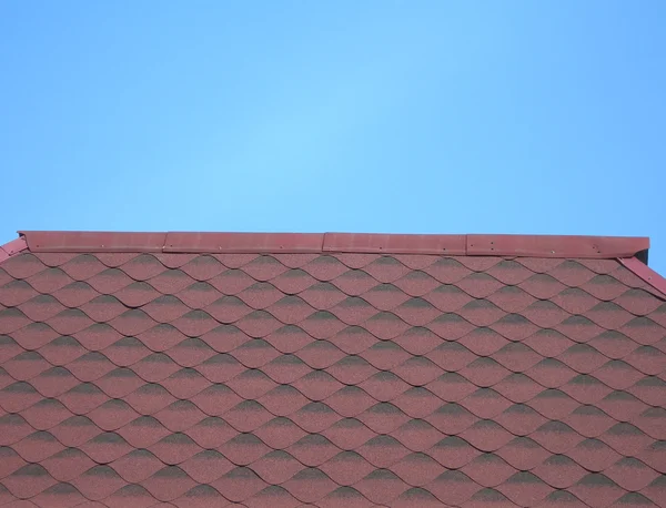 Detail of the roof with soft tiles. — Stock Photo, Image