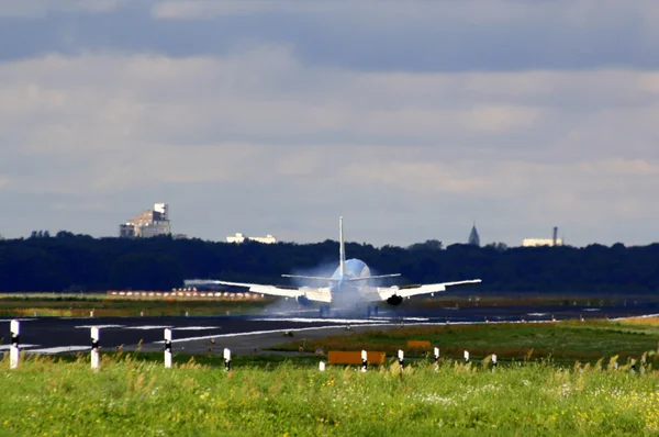 Landing — Stock Photo, Image