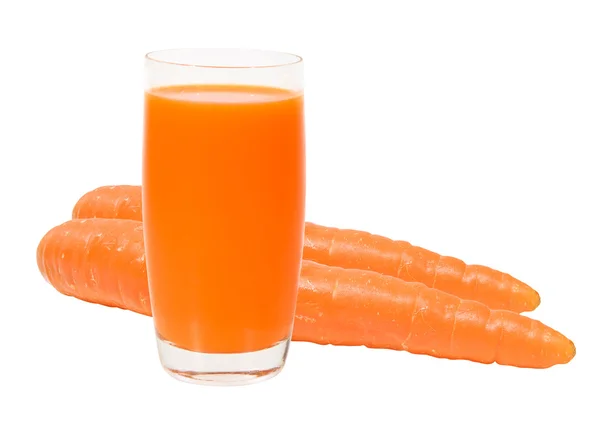 Свежий морковный сок изолирован над белым — стоковое фото