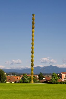 Constantin Brancusi Infinite Column Targu Jiu