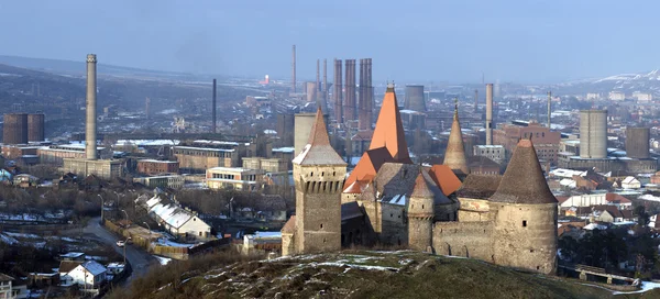 Hunyad замок-Панорама — стокове фото