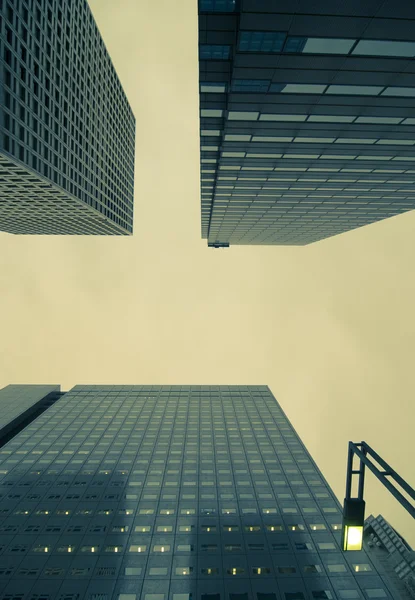 Moderne Architektur vertikal — Stockfoto
