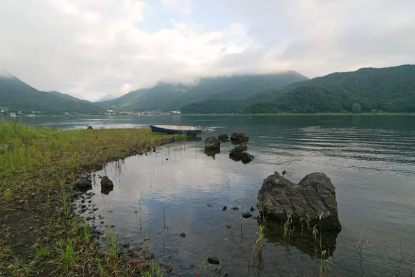 stock image Mountain lake