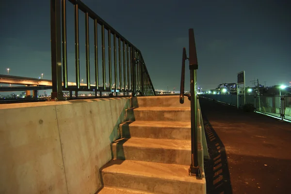 Ночная лестница — стоковое фото