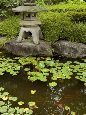 Zen Bahçesi ve gölet