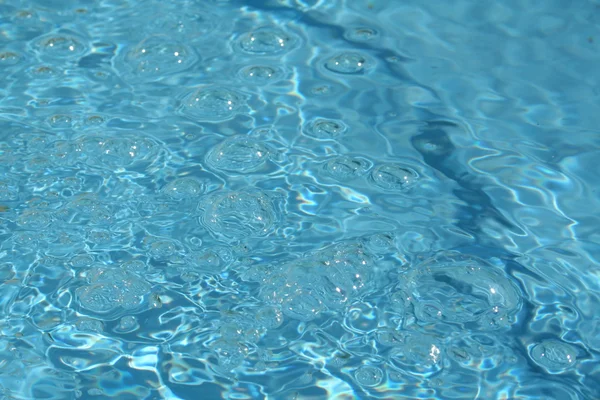 淡蓝色游泳池的水 — 图库照片