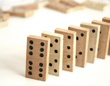 Domino Efekti