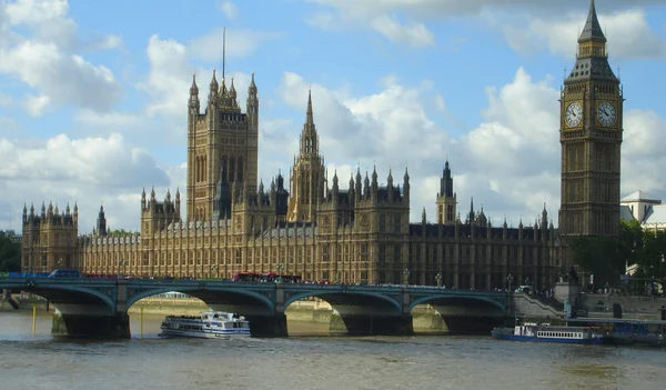 Парламент и Биг Бен — стоковое фото