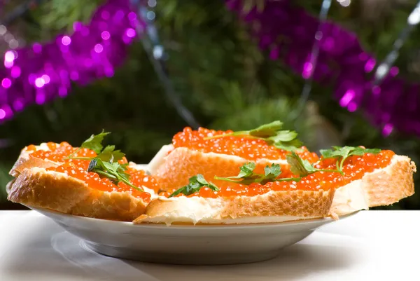 Sandwichs au caviar rouge. — Photo