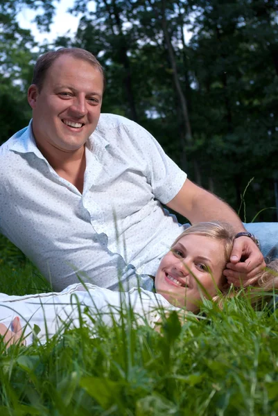 Loving couple in park — Stock Photo, Image