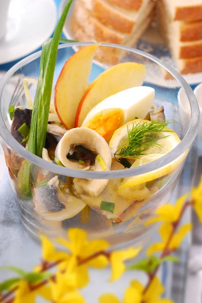 Herring salad in glass bowl for easter — Stock Photo, Image
