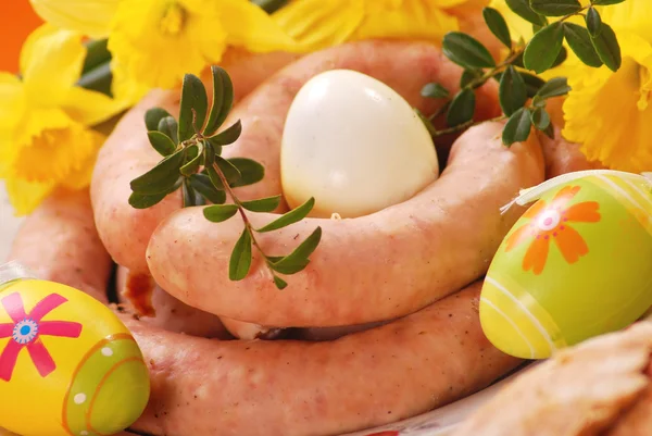 Salsiccia cruda tradizionale per Pasqua — Foto Stock