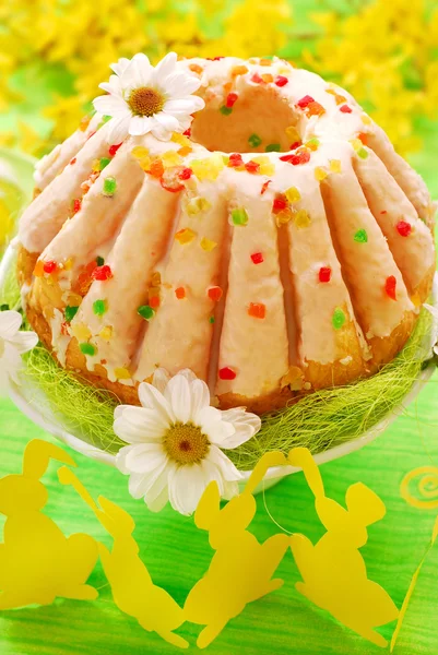Easter ring cake with glaze — Stock Photo, Image
