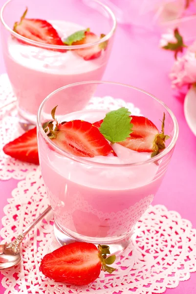 Jahodový jogurt — Stock fotografie