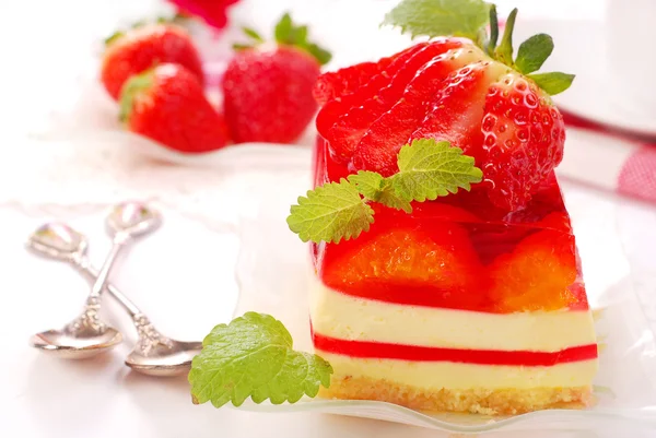 Strawberry cake with jelly — Stock Photo, Image