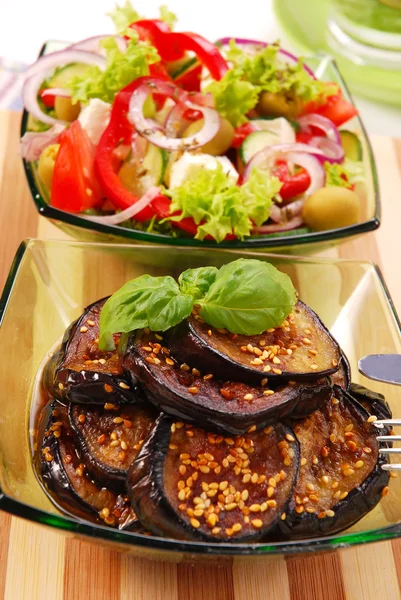 Grilled aubergine with sesame — Stock Photo, Image