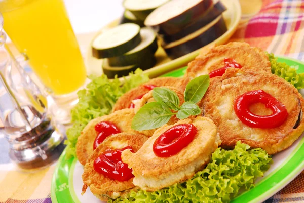 Fried Aubergine and zucchini slices — Stock Photo, Image