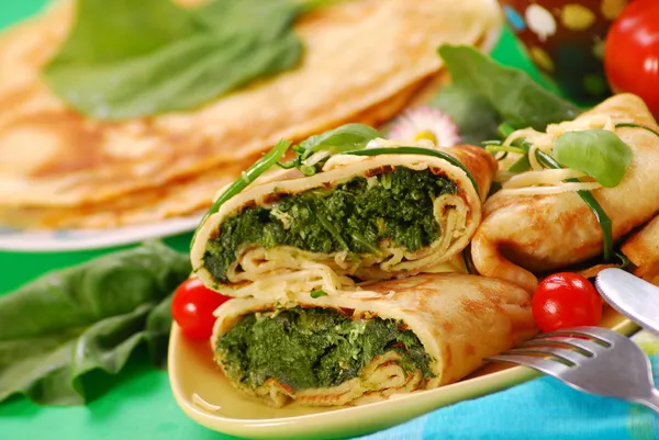 Pancakes with spinach — Stock Photo, Image