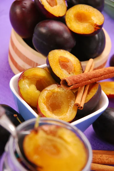 Preparing preserves of plums — Stock Photo, Image