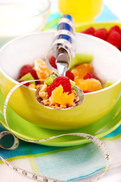 Muesli met vers fruit als dieet voedsel — Stockfoto