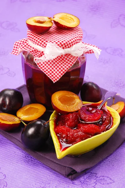 Homemade preserves of plums — Stock Photo, Image