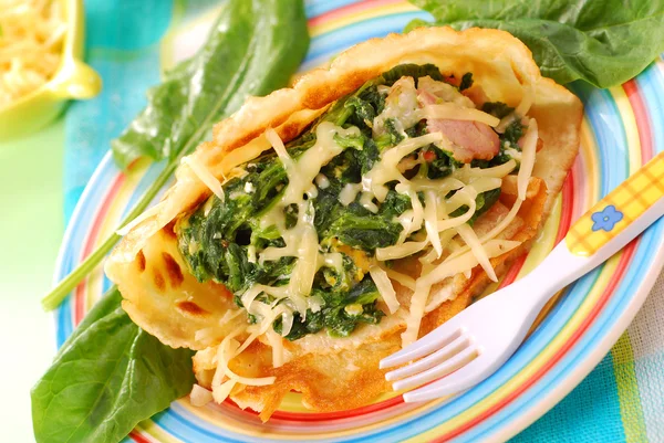 Pancakes with spinach for child — Stock Photo, Image