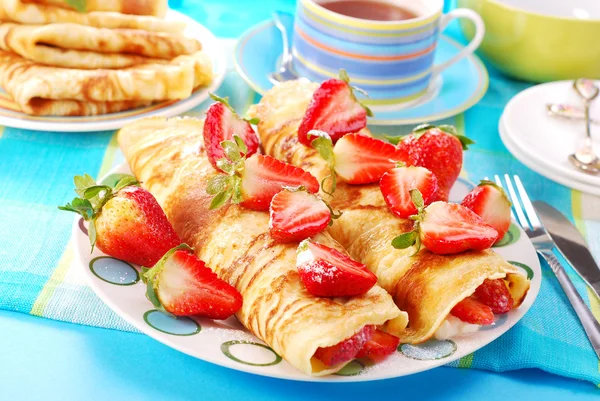 Pancakes with strawberry — Stock Photo, Image