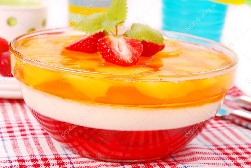 Mango and strawberry jelly with cream