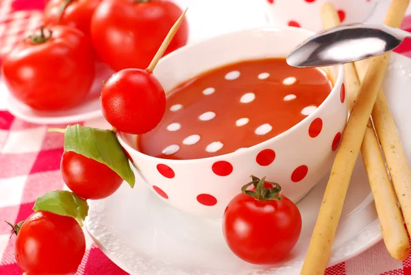 Tomato soup with cream drops — Stock Photo, Image
