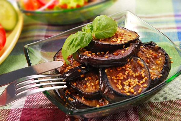 Grilled aubergine with sesame — Stock Photo, Image