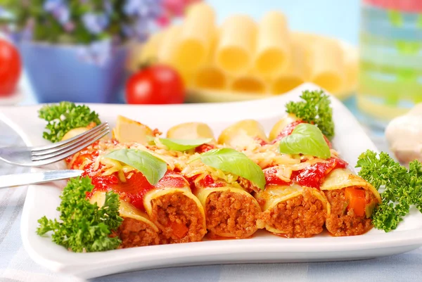 Cannelloni stuffed with minced meat — Stock Photo, Image