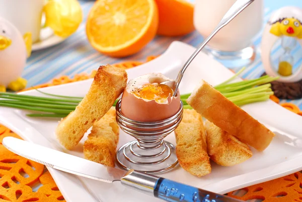 Café da manhã com ovo macio — Fotografia de Stock