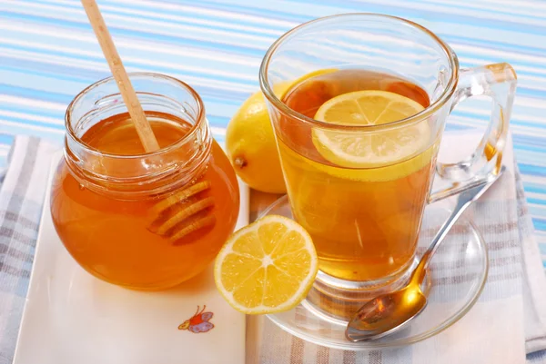 Чай з лимоном і медом — стокове фото