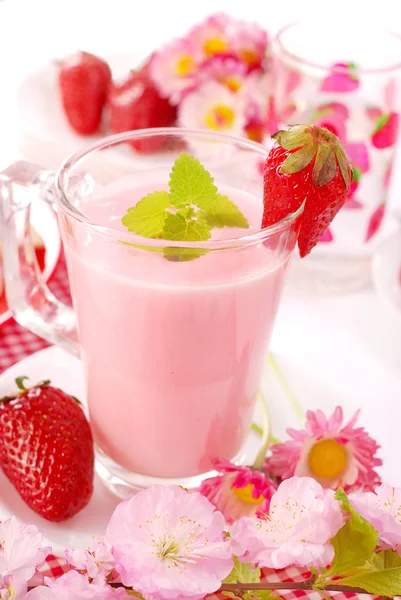 Erdbeer-Smoothie — Stockfoto
