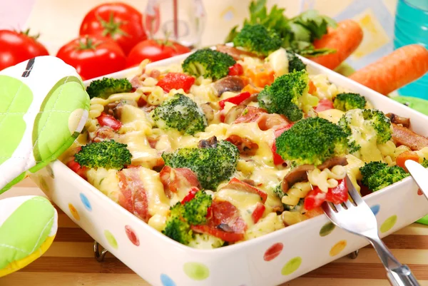 Pasta with broccoli and mushrooms — Stock Photo, Image