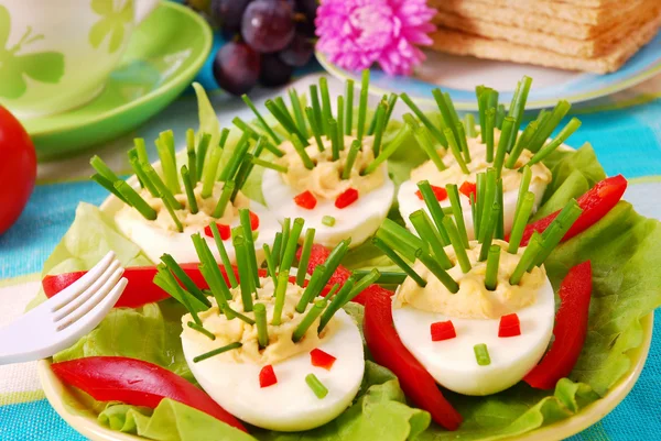 Hedgehog from eggs and chives — Stock Photo, Image