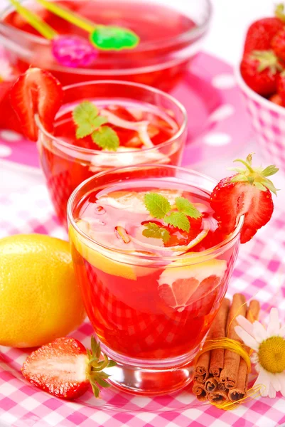 Fresh strawberry and lemon compote — Stock Photo, Image