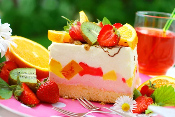 フルーツのマシュマロ ケーキ — ストック写真