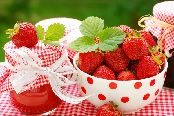 Strawberry preserves — Stock Photo, Image