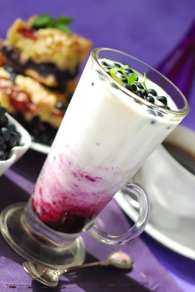 Blueberry milkshake — Stock Photo, Image